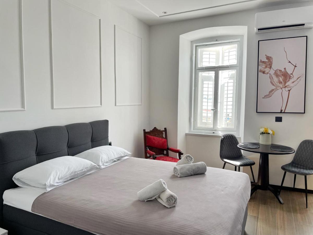 Navis Apartment